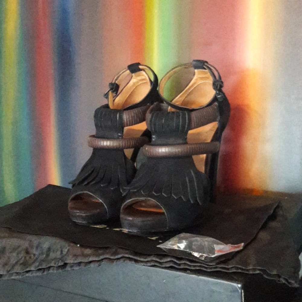 LA.M.B. HORTENSIA HEELS